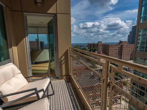 1550 East Royall PLACE #913, Milwaukee, WI 53202