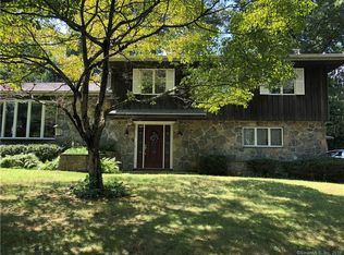 8 Cavasin Dr, East Lyme, CT 06333