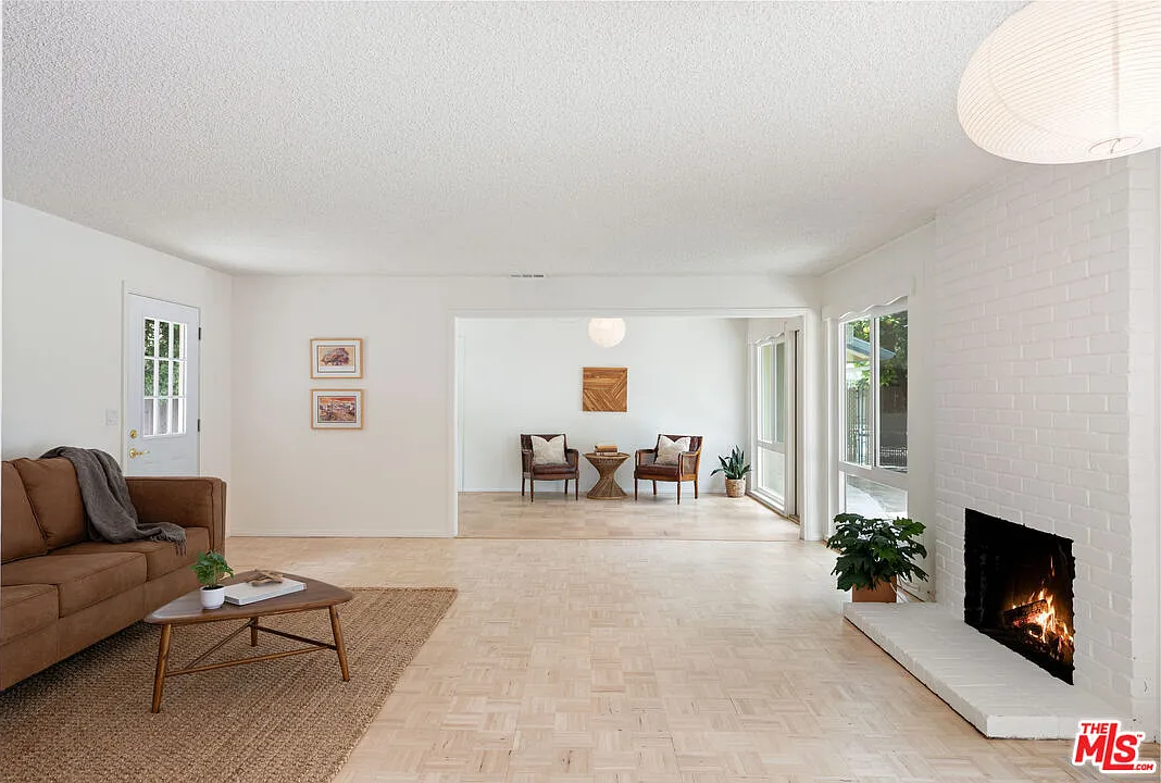 3 bed, 2.0 bath, 1754 sqft, $4,600 — Photo 2