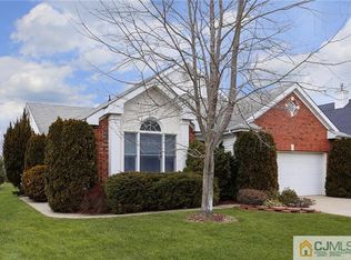 6 Westboro Ln, Monroe Township, NJ 08831