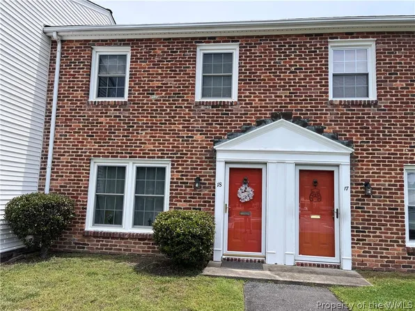 18 Towne Square Dr, Newport News, VA 23607