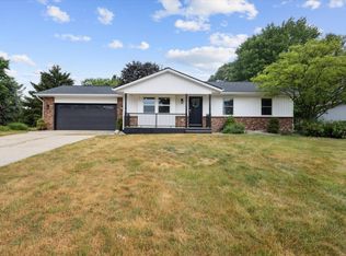 1805 Forest Lake Dr SE, Kentwood, MI