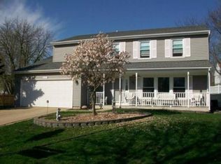 1919 Regal Ct, Schaumburg, IL 60194