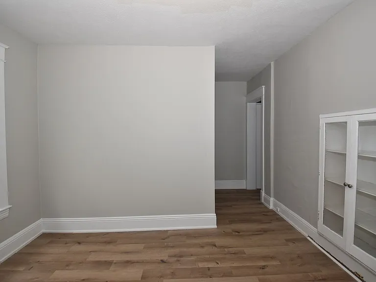 913 E Washington St — Photo 16