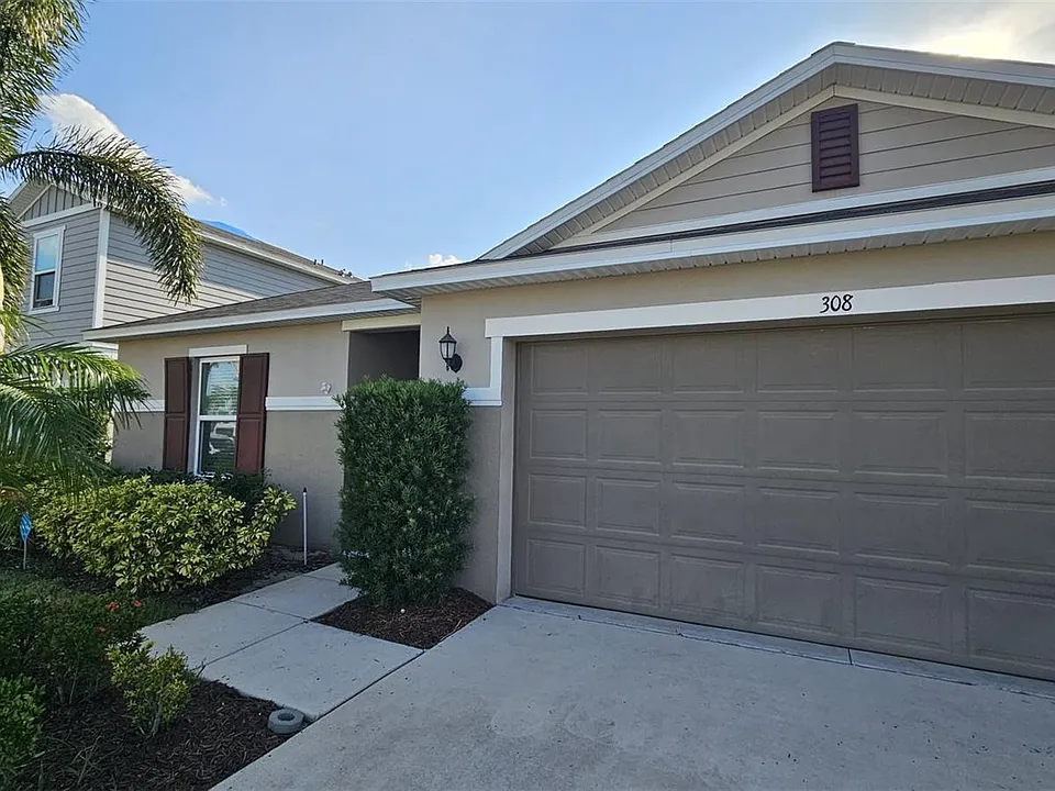 308 Lake Lucerne Way