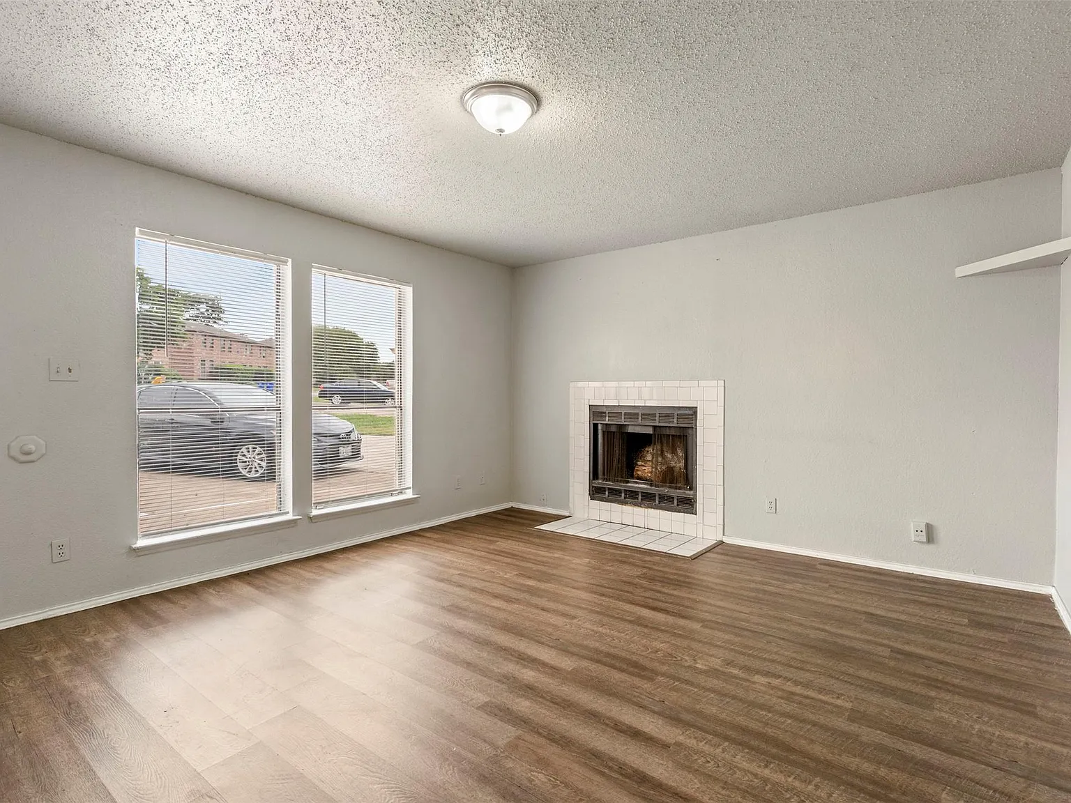 3 bed, 1064 sqft, $1,500 — Photo 2