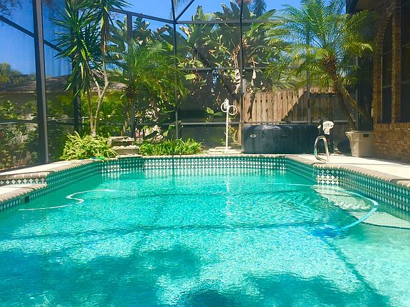 Relax in Tropical Luxury!