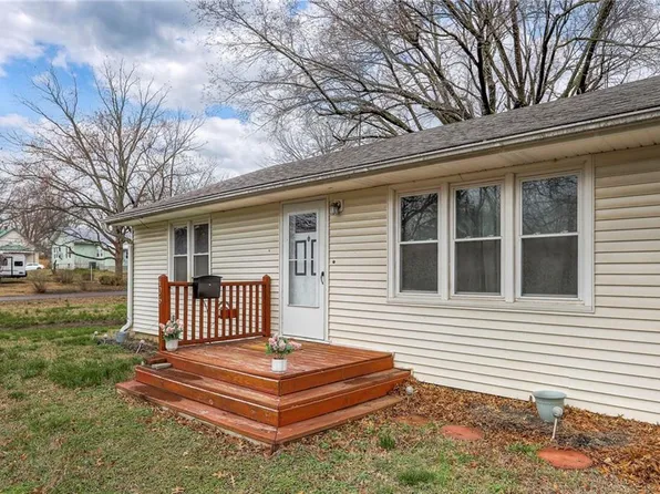 406 E Washington St, Windsor, MO 65360