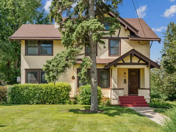 1095 Mount Pleasant St, Dubuque, IA 52001