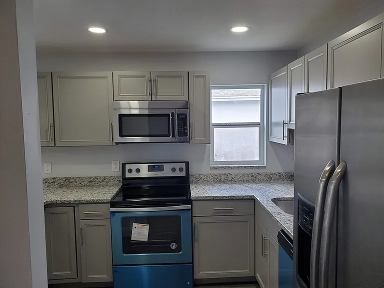 516 NW 53rd St — Photo 5