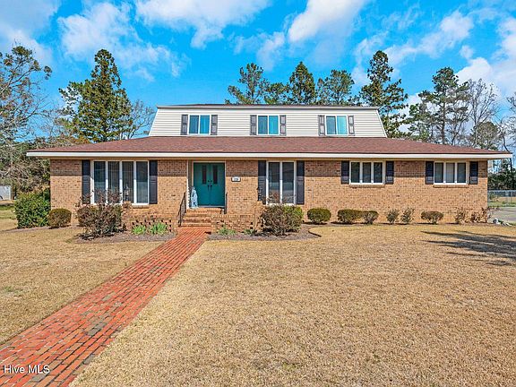5th image of 320 Pinecrest Drive