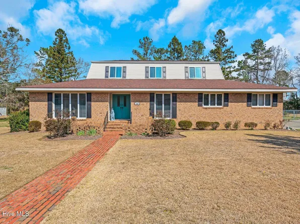 320 Pinecrest Drive, Chadbourn, NC 28431