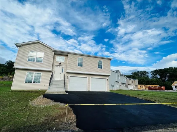 2 Julian's Circle, Sterling, CT 06377