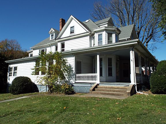 2nd image of 1009 Prospect Avenue