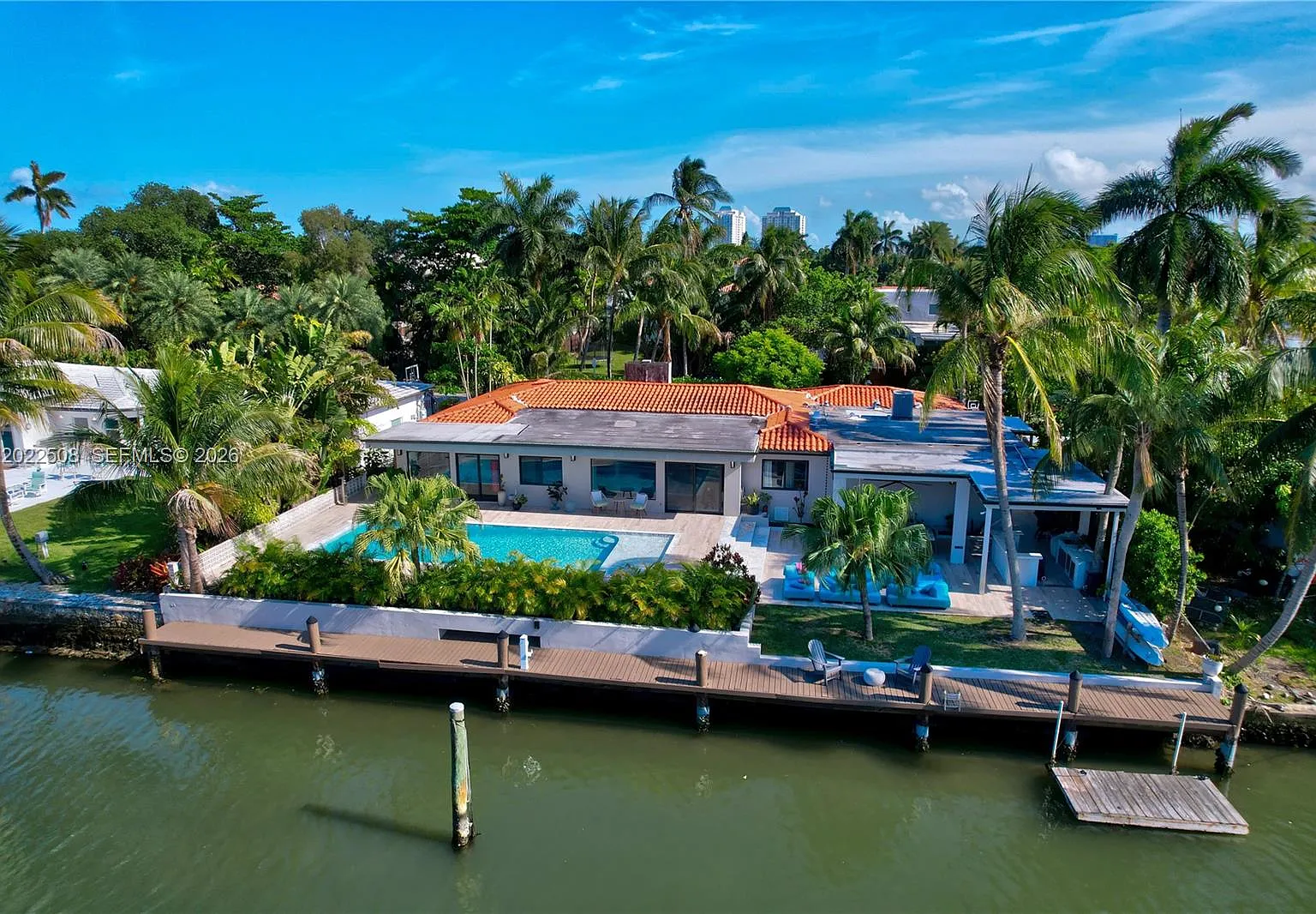 5 bed, 3600 sqft, $25,000 — Photo 1