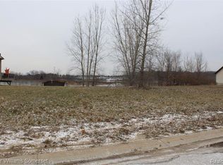 10491 Grandview Dr, Goodrich, MI 48438