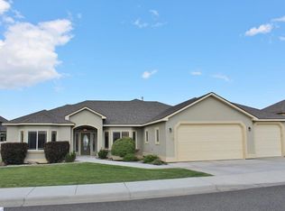 3818 W 47th Ave, Kennewick, WA 99337