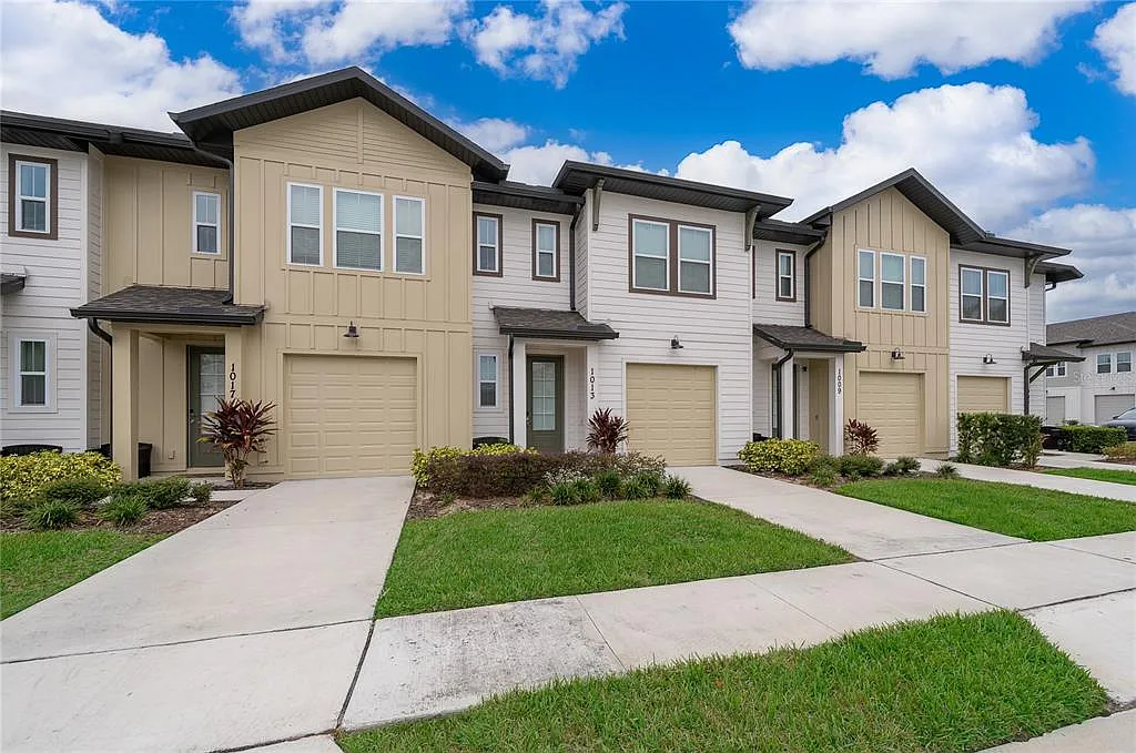 3 bed, 2.0 bath, 1653 sqft, $2,150 — Photo 2