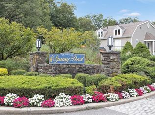 12 Spring Pond Dr, Ossining, NY 10562