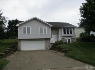 918 Amy Cir, Carroll, IA 51401