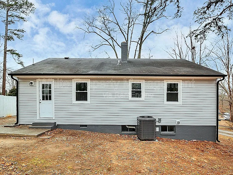 604 Westwood Cir — Photo 25