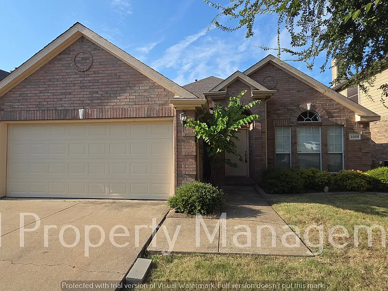 3305 Woodbluff Ln — Photo 3