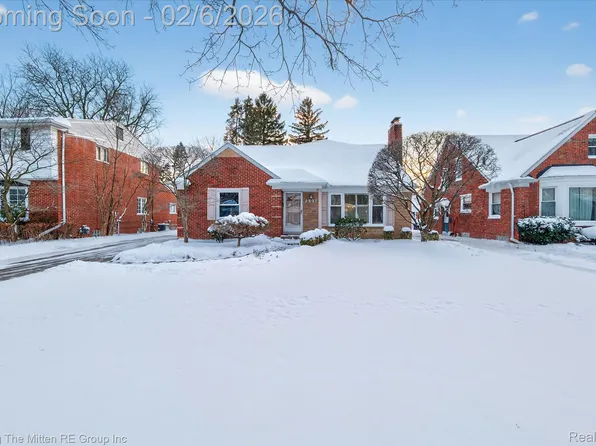351 Ridgemont Rd, Grosse Pointe Farms, MI 48236