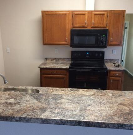 5th image of 446 Whitley St