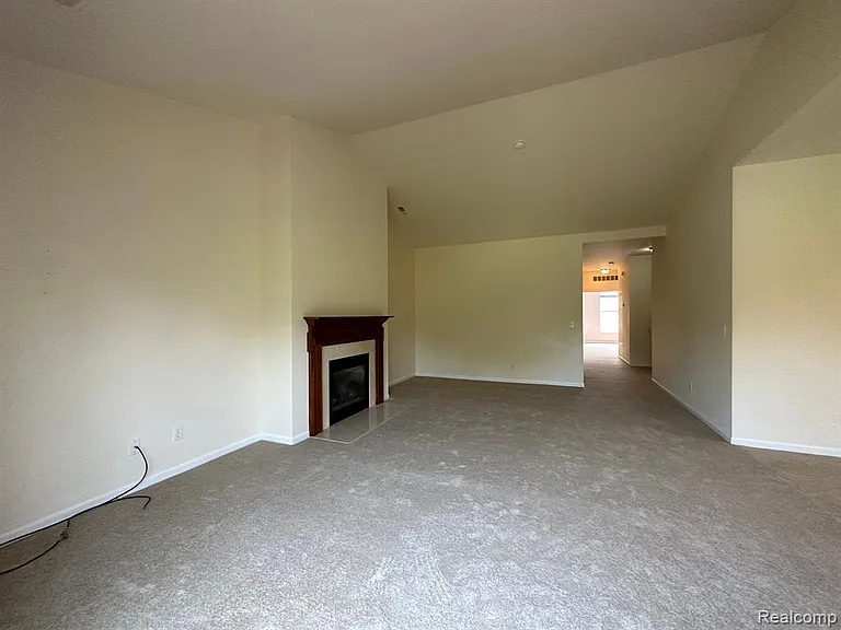 2156 Pinecroft Dr — Photo 8