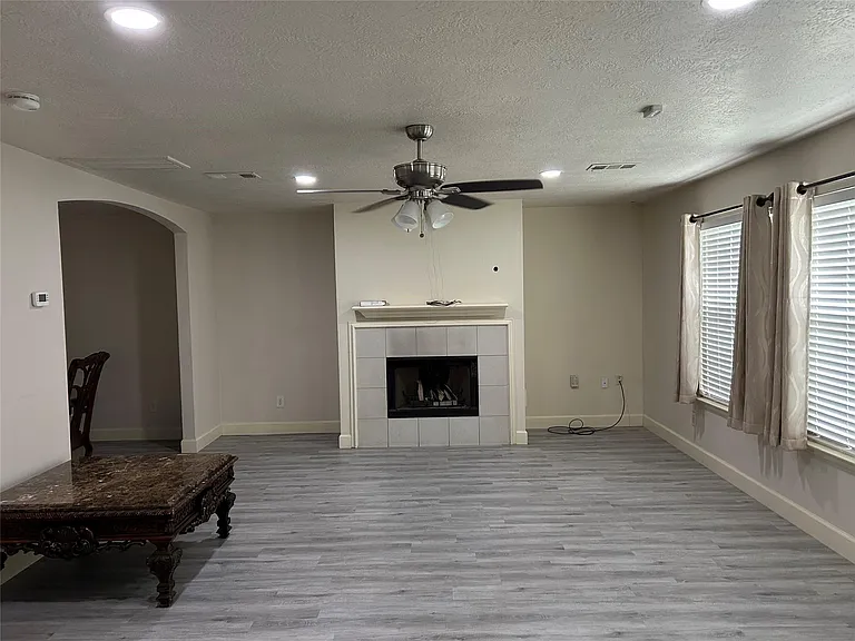 6005 Chatham Woods Dr — Photo 5