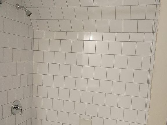soaking tub/shower