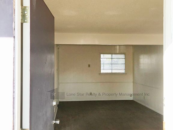 2nd image of 302 Wolf St APT 2