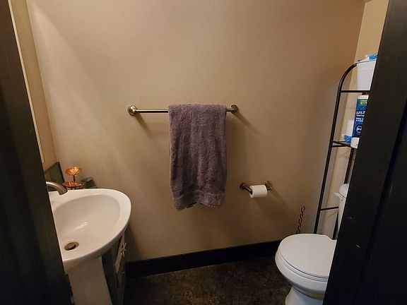 4th image of 950 Lincoln St N #206