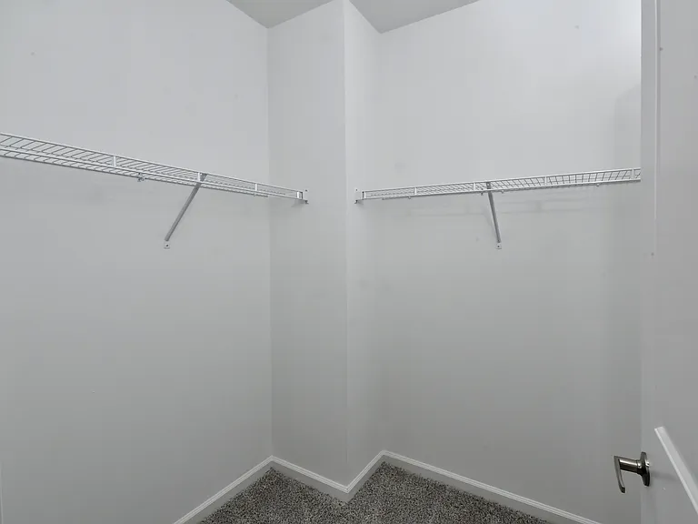Grand Oaks Apartments — Photo 101