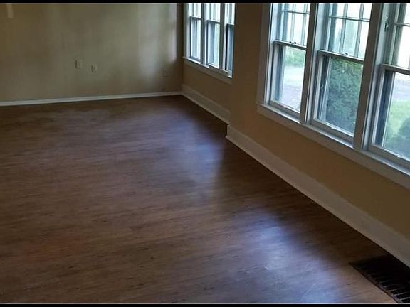3rd image of 5802 Stephenson Ave