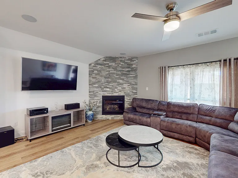 6112 Whale Rock Ct — Photo 4