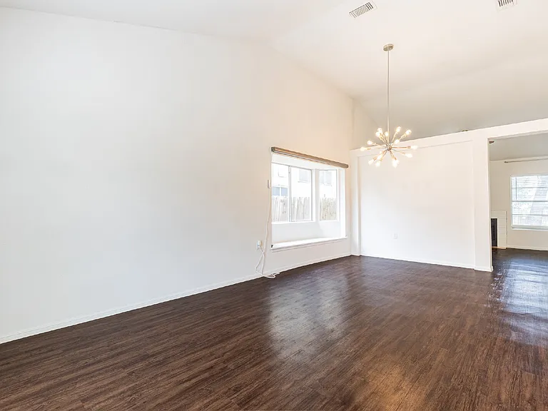8207 Middle Point — Photo 6
