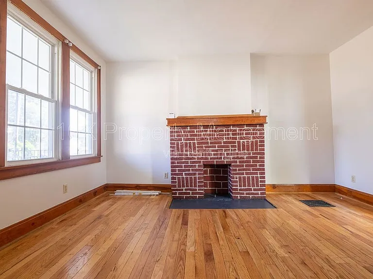 2743 Steele Ave — Photo 6