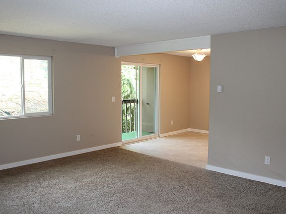 4th image of 8833 238th St SW