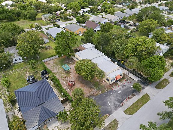 4th image of 216 SW 2nd Avenue
