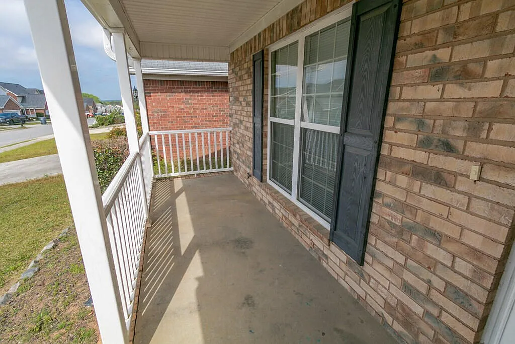 3 bed, 2.0 bath, 1763 sqft, $1,795 — Photo 3