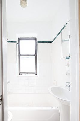 4th image of 33 E 7th St #5