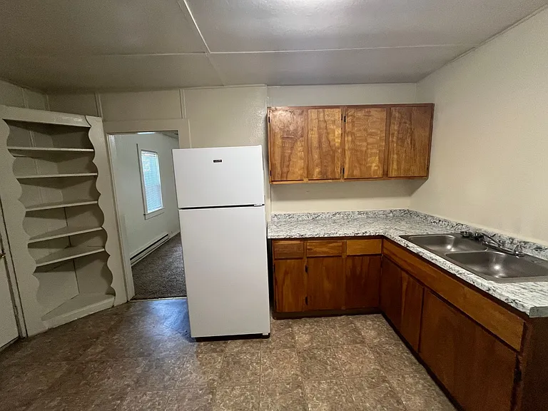 1034 State St — Photo 13