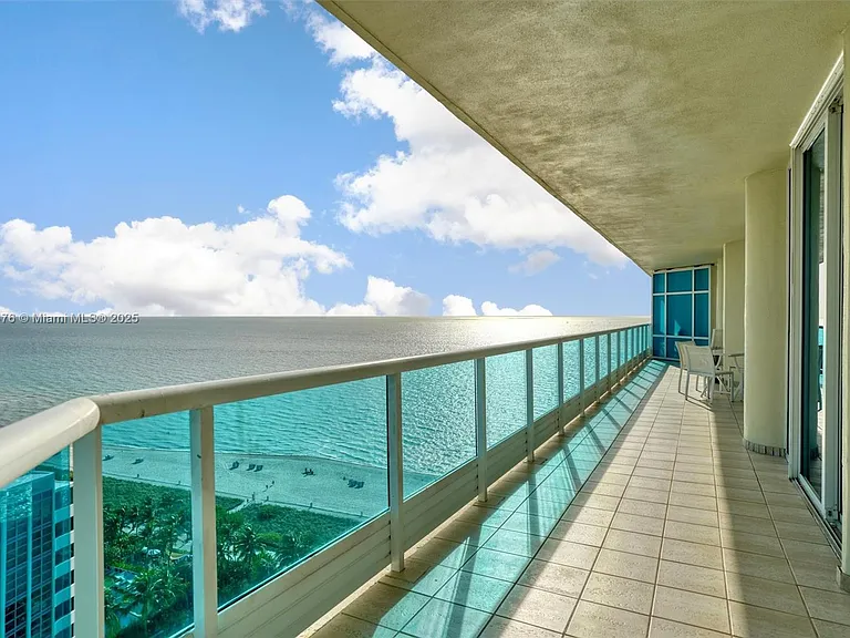 5025 Collins Ave #2107 — Photo 20