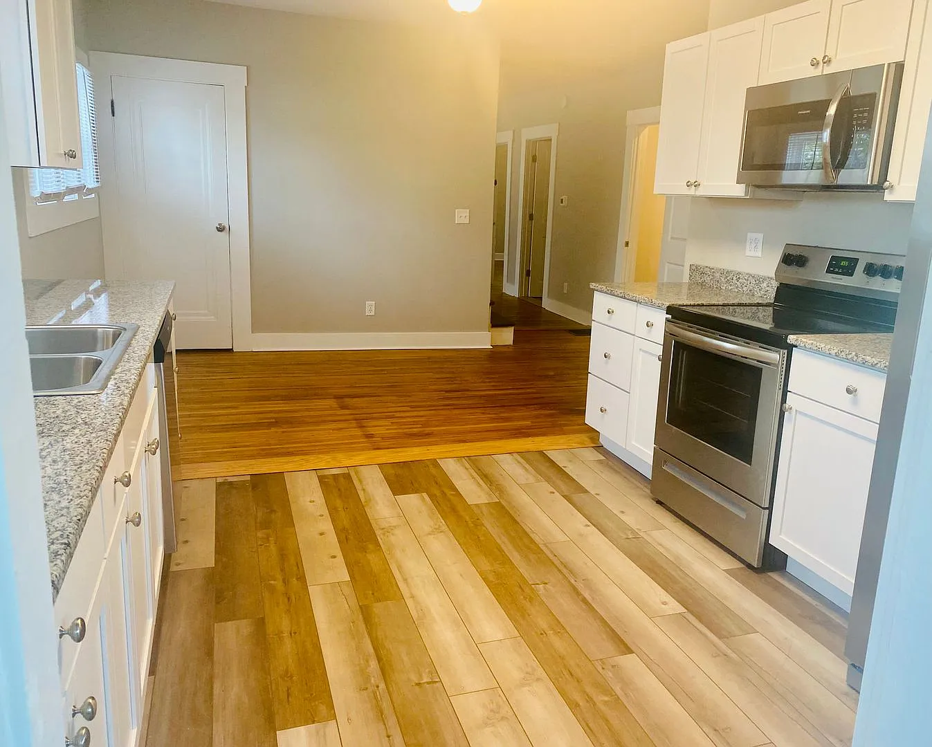 Newley Renovated 4BR - 2BA - South Campus! — Photo 3