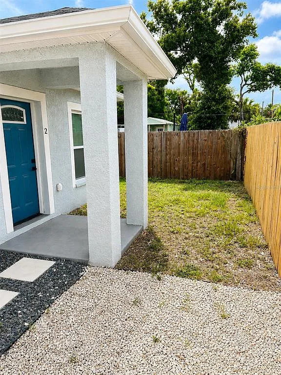 2 bed, 2.0 bath, 900 sqft, $2,800 — Photo 2