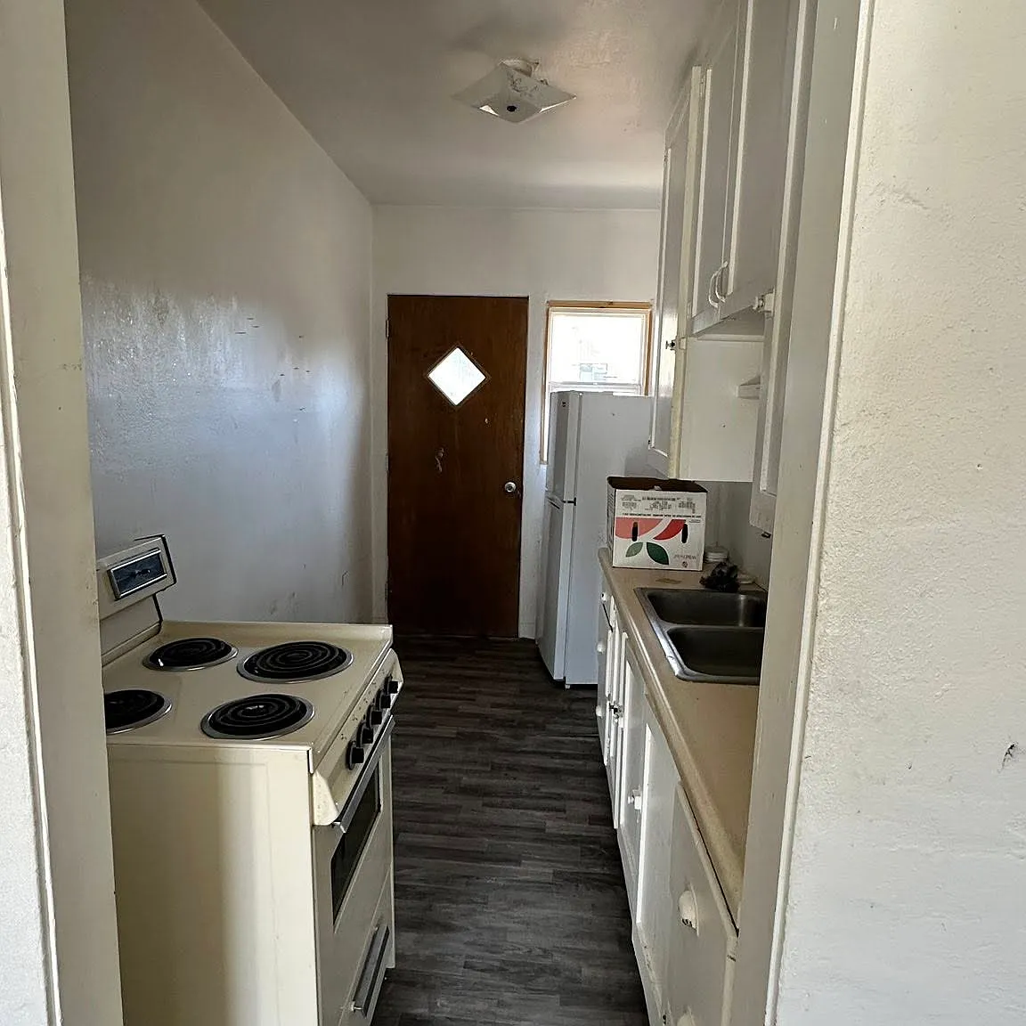 1 bed, $750 — Photo 1