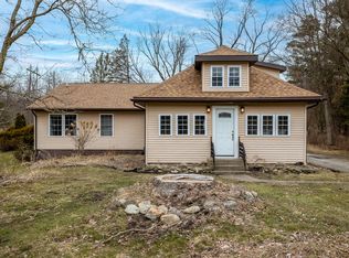 1020 Woodworth Rd, Jackson, MI 49202