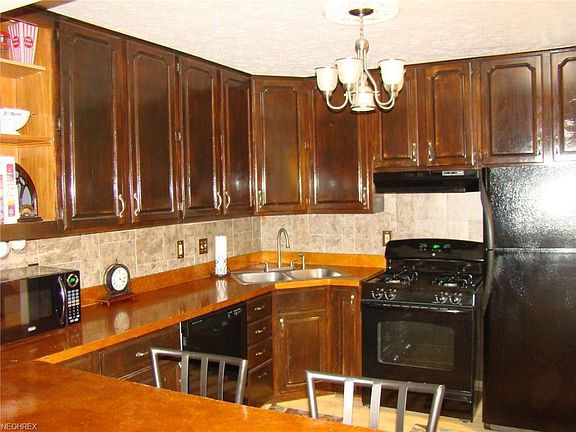 5th image of 1412 Colony Dr