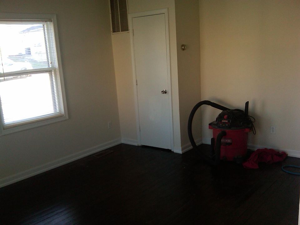 1st image of 400 Dunmore St